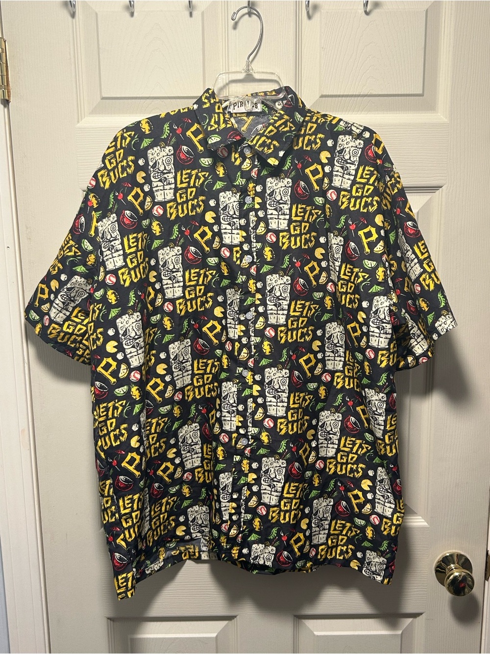 Team Graphic Short-Sleeve Button-Down Shirt - Black